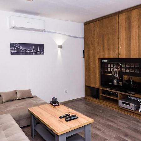 Luxure Apart Alex Apartment โซเฟีย ภายนอก รูปภาพ